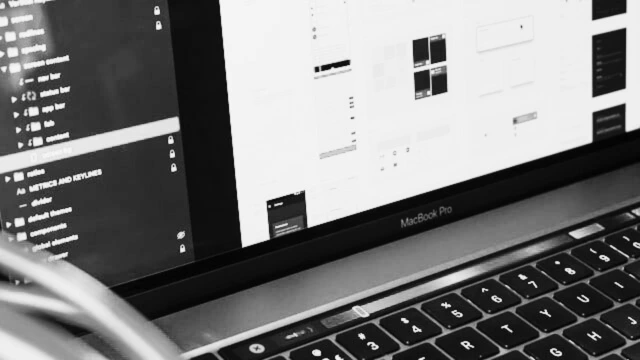 Vi designer og udvikler hjemmesider, der ikke kun ser godt ud – de arbejder effektivt. Vores skræddersyede, responsive hjemmesider er brugervenlige, hurtige og optimerede til konvertering. Uanset om det er en personlig side eller en professionel virksomhedsprofil, realiserer vi din digitale vision.